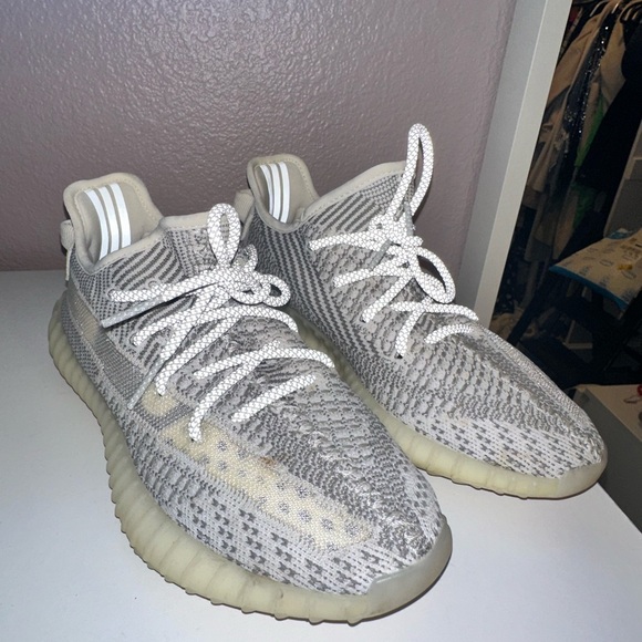 Adidas Yeezy Boost- light gray - Picture 1 of 7